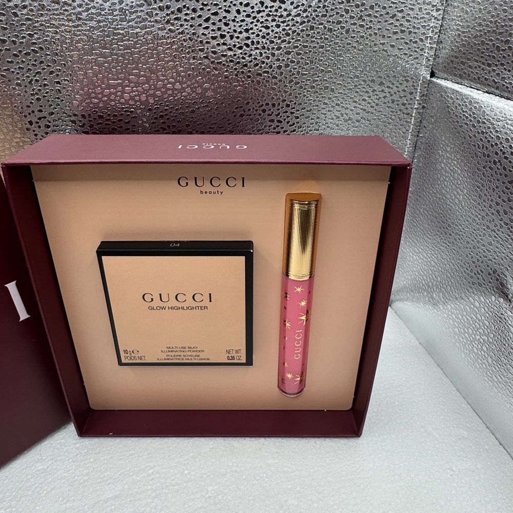 Gucci Beauty Pink Lip Gloss & Highlighter Set in Burgundy Box - Picture 2 of 4